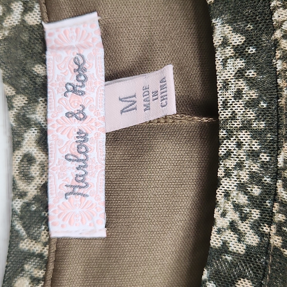 Harlow & Rose, khaki grn and creme, reptile pattern dress, Size M. - Picture 7 of 9